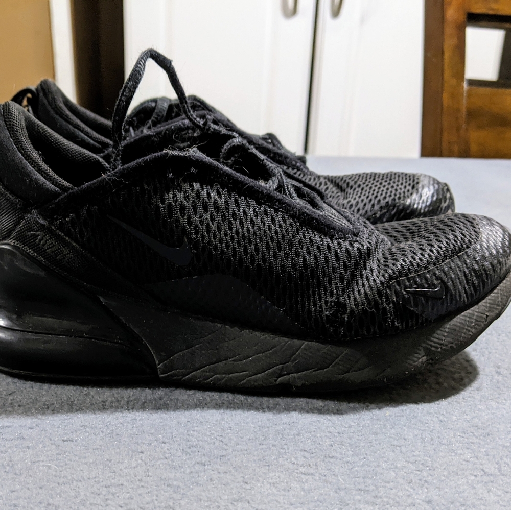 Nike Air Max 270 size 2Y fair‎ condition